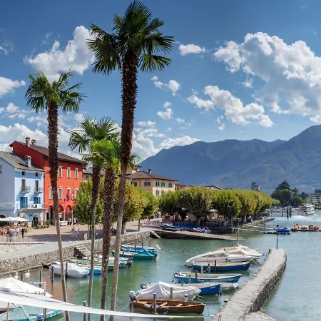 现代13号套房公寓 *